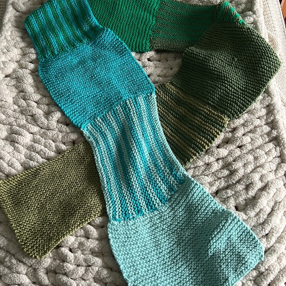 Hand knitted Scarf - Picture 2 of 7